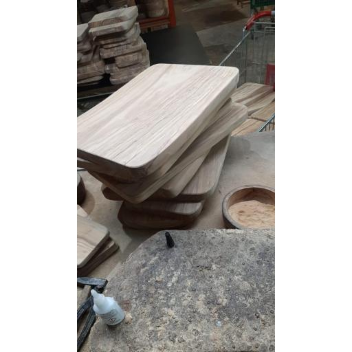 Tabla de Cortar mediana de Madera de Olivo Artesanal – Forma Natural, Una Pieza y Sin Plantillas [4]