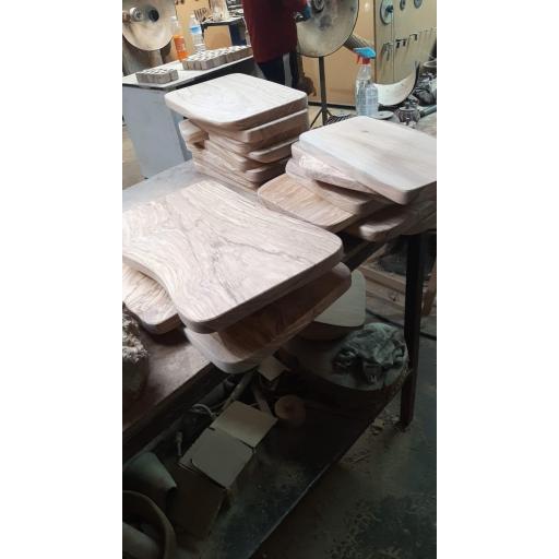 Tabla de Madera de Olivo Mediana para Cortar – Forma Natural, Artesanal y Sin Plantillas [6]