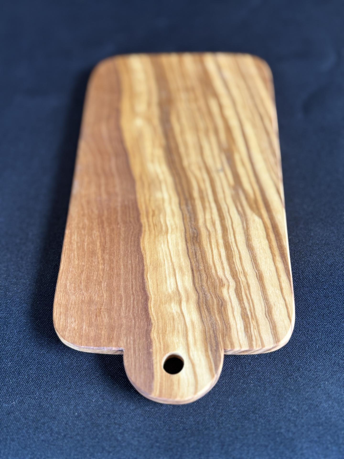 Tablilla Artesanal de Madera de Olivo – Perfecta para Tostadas y Desayunos