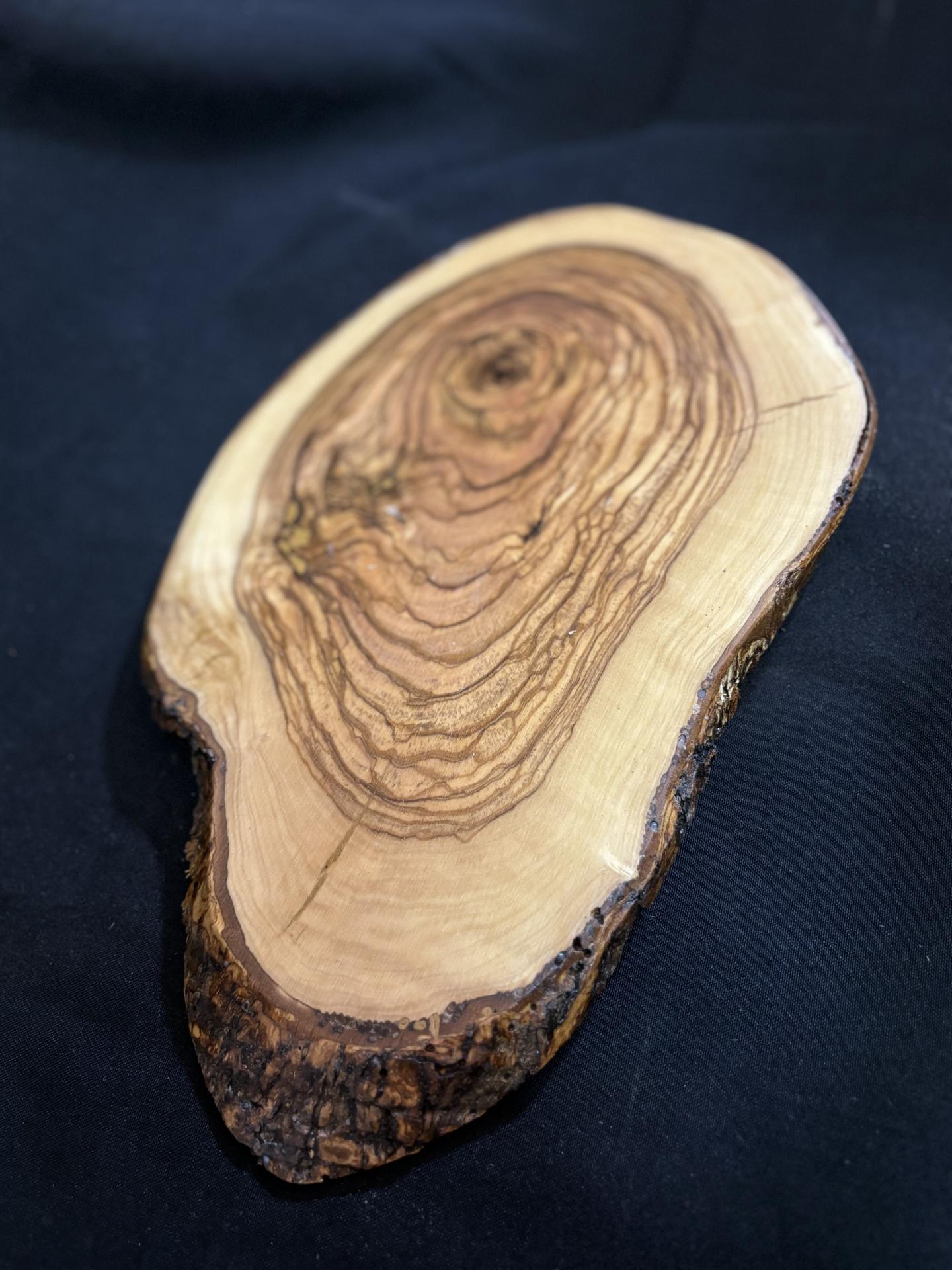 Tablas rusticas en madera olivo artesanal autenticidad y elegancia para la cocina