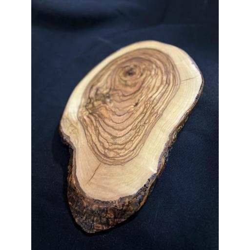 Tablas rusticas en madera olivo artesanal autenticidad y elegancia para la cocina