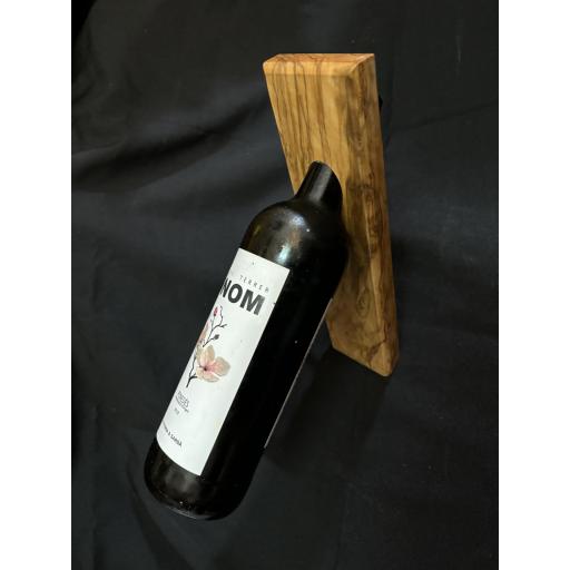  Soporte vino recto en madera olivo artesanal autenticidad y elegancia