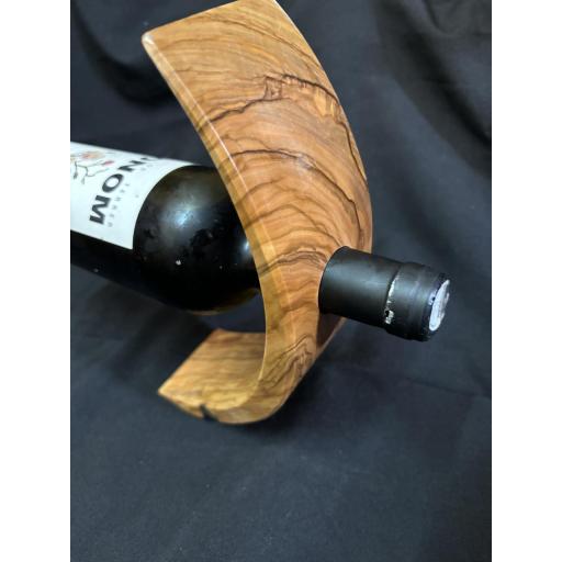  Soporte vino curvado olivo