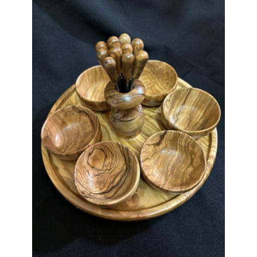 Set Bandeja cuenquitos en madera olivo artesanal autenticidad y elegancia para servir aperitivos