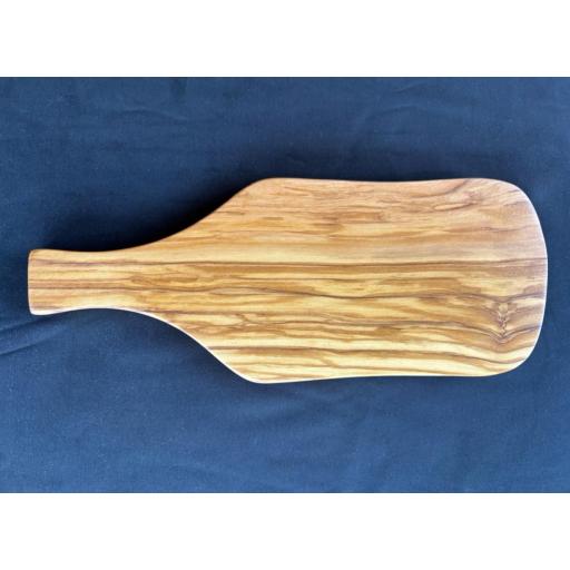 Tabla pequeña de Madera de Olivo con Mango – Artesanal, Hecha a Mano y Elegante | Maderaolivo.com