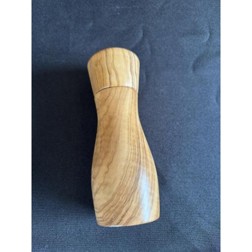 Molinillo de Madera de Olivo Mediano Liso 22 cm para Sal y Pimienta – Artesanal, Pieza Única Hecha a Mano en España [0]