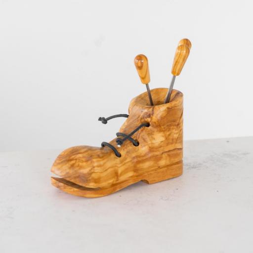 Palillero pinchero bota de madera olivo [2]