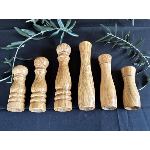Molinillo de Sal y Pimienta de Madera de olivo – Pimentero Torneado 17 cm Artesanal | Maderaolivo.com [4]
