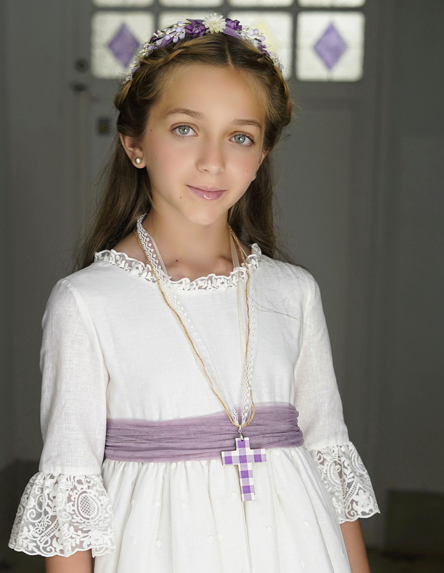 Cruz de comunión niña Vichy malva