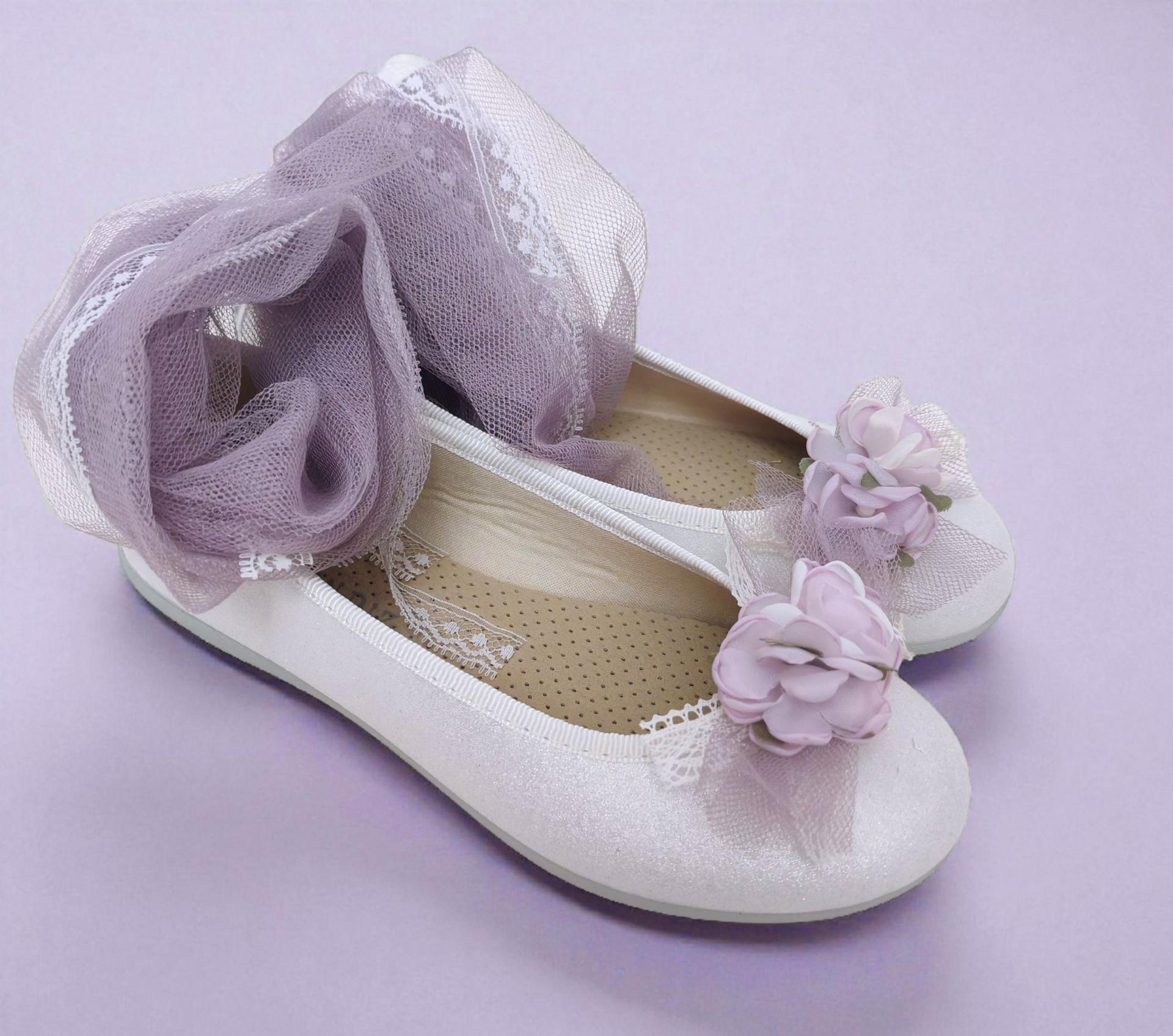 Bailarinas decoradas en malva . Leer la descripción del producto.