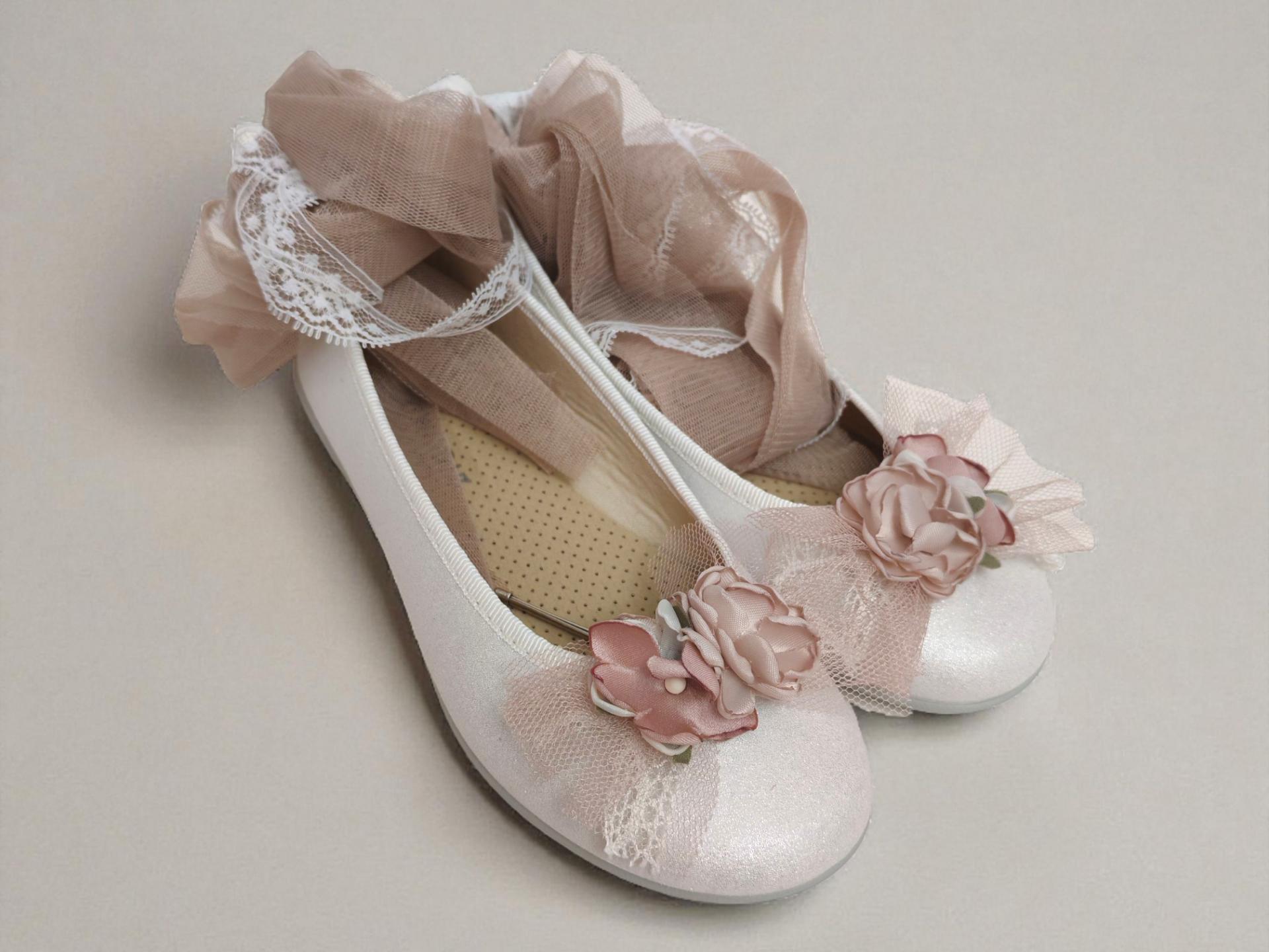 Bailarinas decoradas color topo o maquillaje . Leer la descripción del producto.