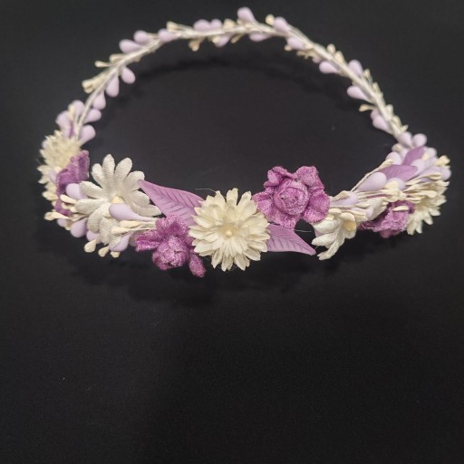 Corona comunión magenta. 