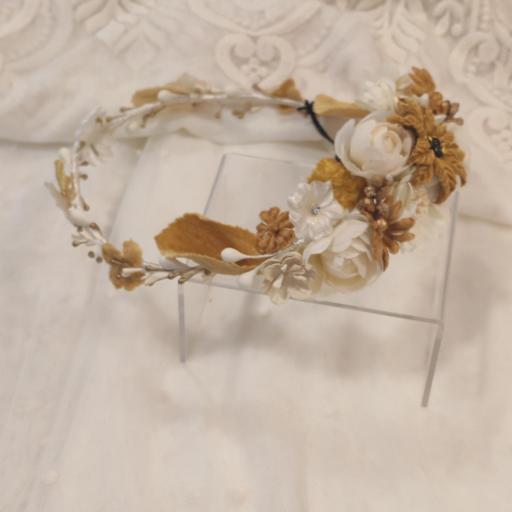 Corona comunión mostaza y blanco  [1]