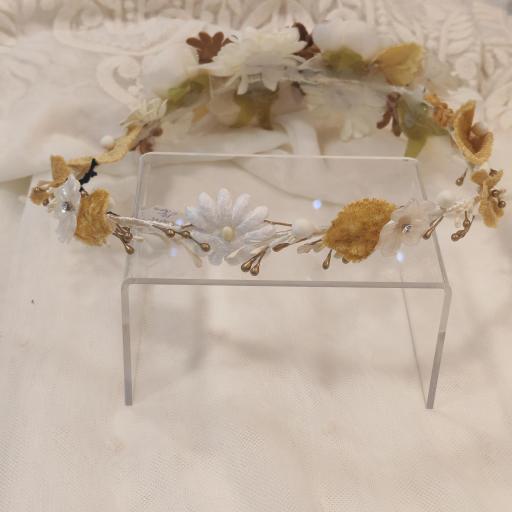 Corona comunión mostaza y blanco  [2]