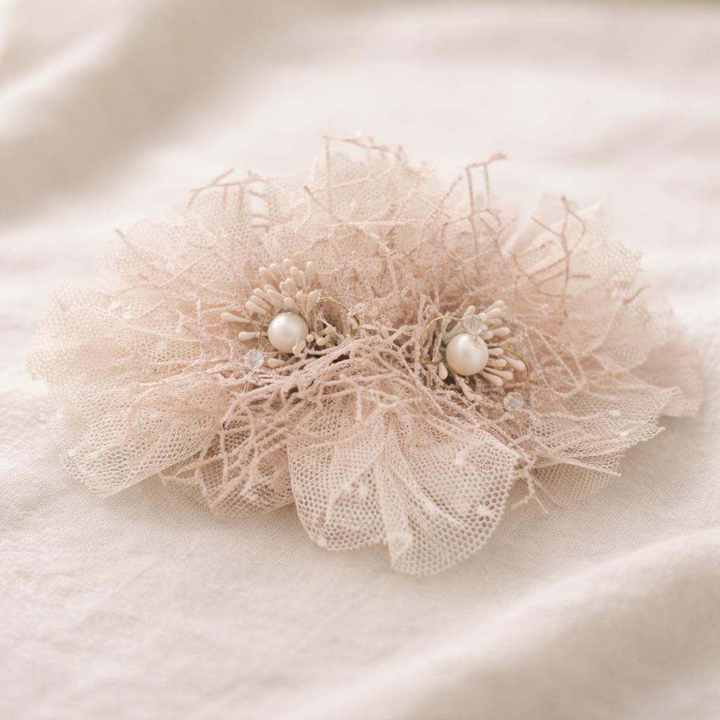 Prendído para vestido de comunión rosa empolvado.