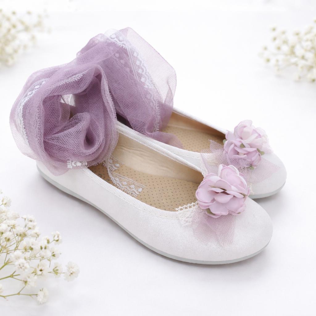 Bailarinas decoradas en malva . Leer la descripción del producto.