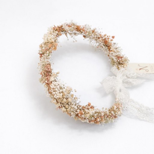 Corona de flores preservadas. Abierta y con lazo detrás. Producto por encargo  [1]