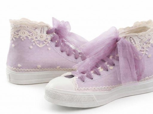 Zapatilla deportiva decorada comunión cordones de tul. Personaliza el color por wasap. [3]