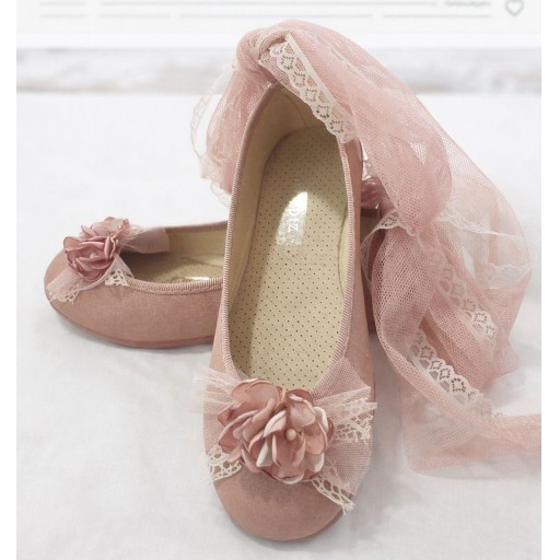 Bailarinas rosa empolvado o maquillaje. Llevan flor y cintas de tul con puntilla. Leer la descripción del producto. [1]