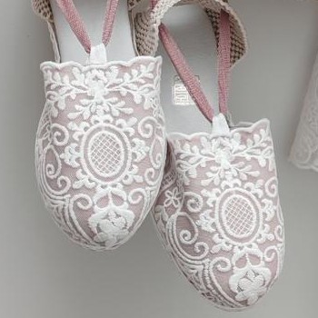 Esparteña de comunión verde menta con beis. Personalice el color por wasap  [1]