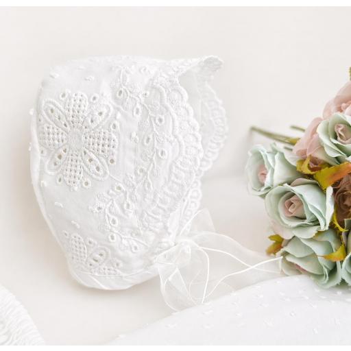 Traje de cristianar unisex con capota y braguita. Algodón bordado blanco. Talla amplio.  [2]