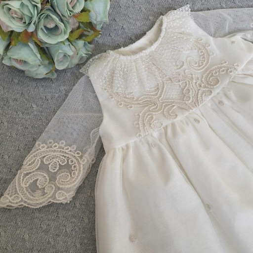 Traje cristianar tul bordado. Incluye braguita y capota  [3]