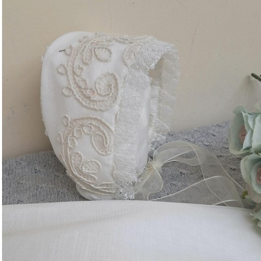 Traje cristianar tul bordado. Incluye braguita y capota  [1]