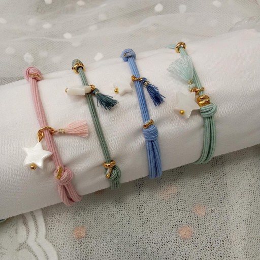 Pulseras para regalar a invitados.  [1]