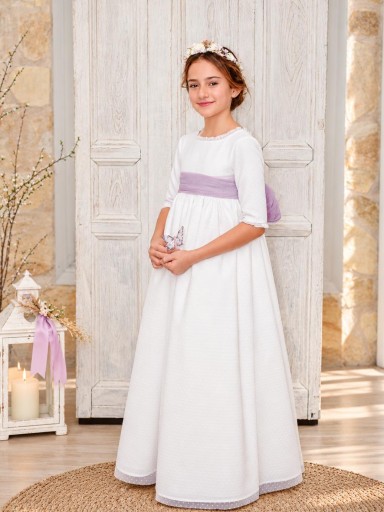 Modelo Algodón. Vestido de tul plumeti blanco. 
