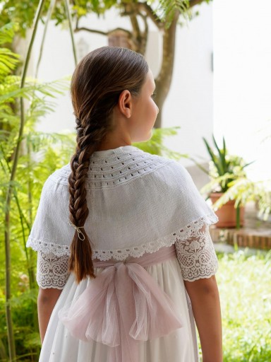 Capita comunión blanca. Ligera tara