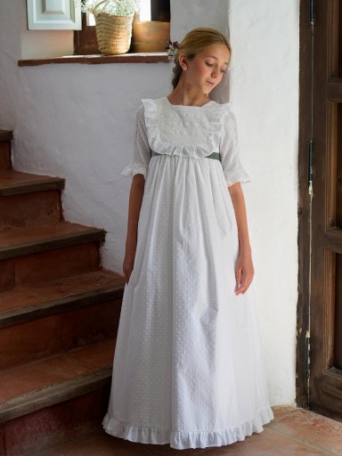 Modelo Corina. Vestido de tul plumeti blanco puro con aplicaciones bordadas de encaje.  Combinalo con el lazo que mas te guste de nuestra sección de lazos.  [0]