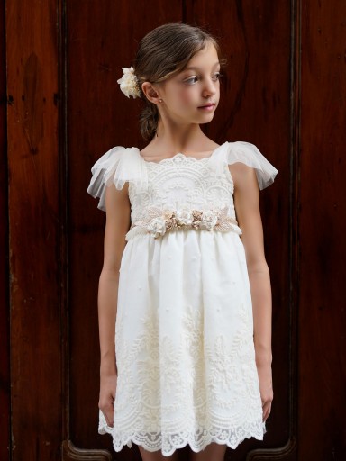 Vestido de ceremonia para niña. No incluye el  tocado de la cintura.  Elija un lazo de nuestra categoria lazos de tul.  [1]