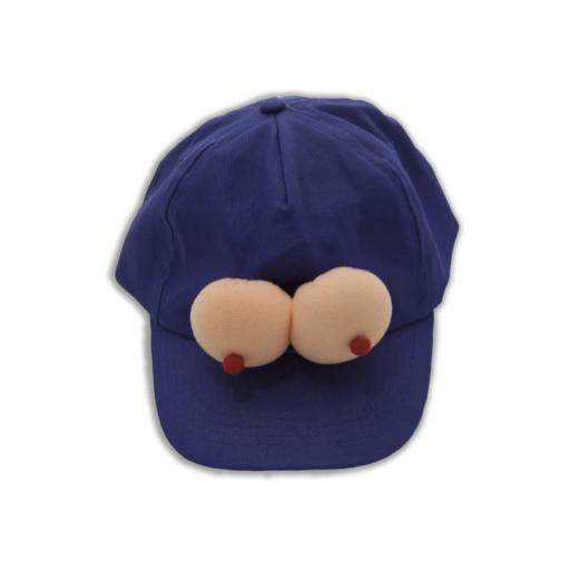 Gorra azul con tetas