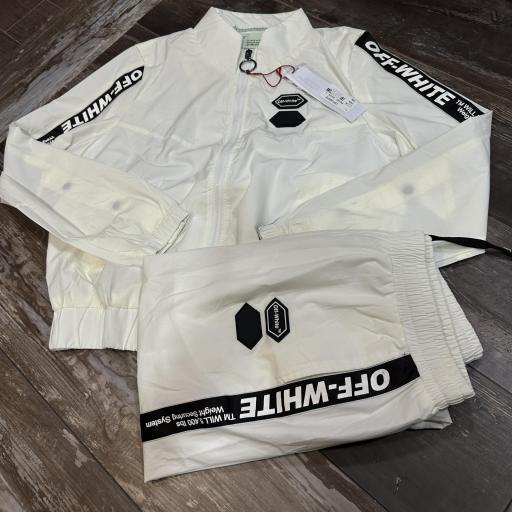 Chandal Off  [1]