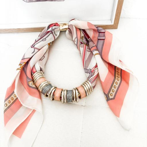 Collar con Pañuelo