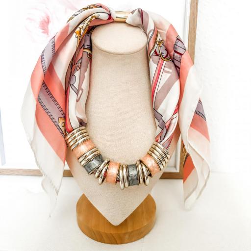 Collar con Pañuelo [2]