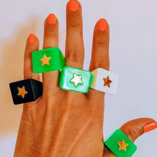 Anillo con la estrella dorada en color verde [0]