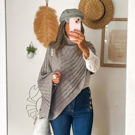 Poncho cuello cisne gris