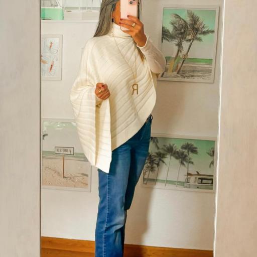 Poncho cuello cisne beige [5]