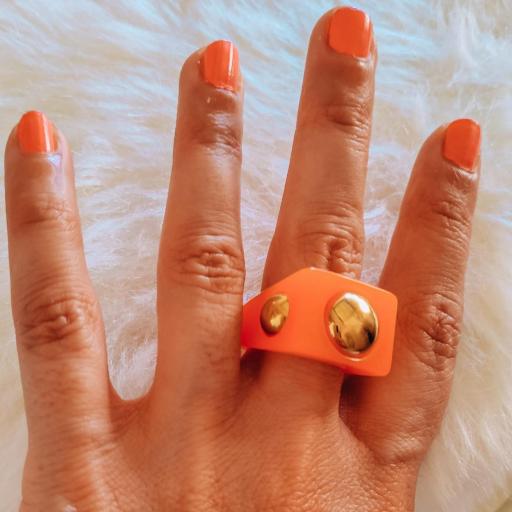 Anillos con bolas en acero doradas [1]