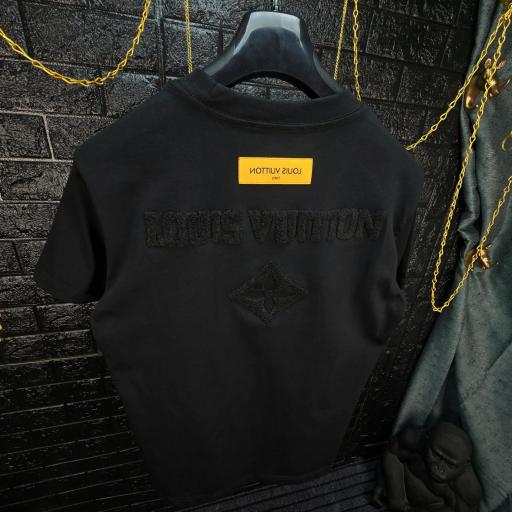 CAMISETA LV (PLUS)