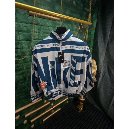 CHAQUETA NIKE