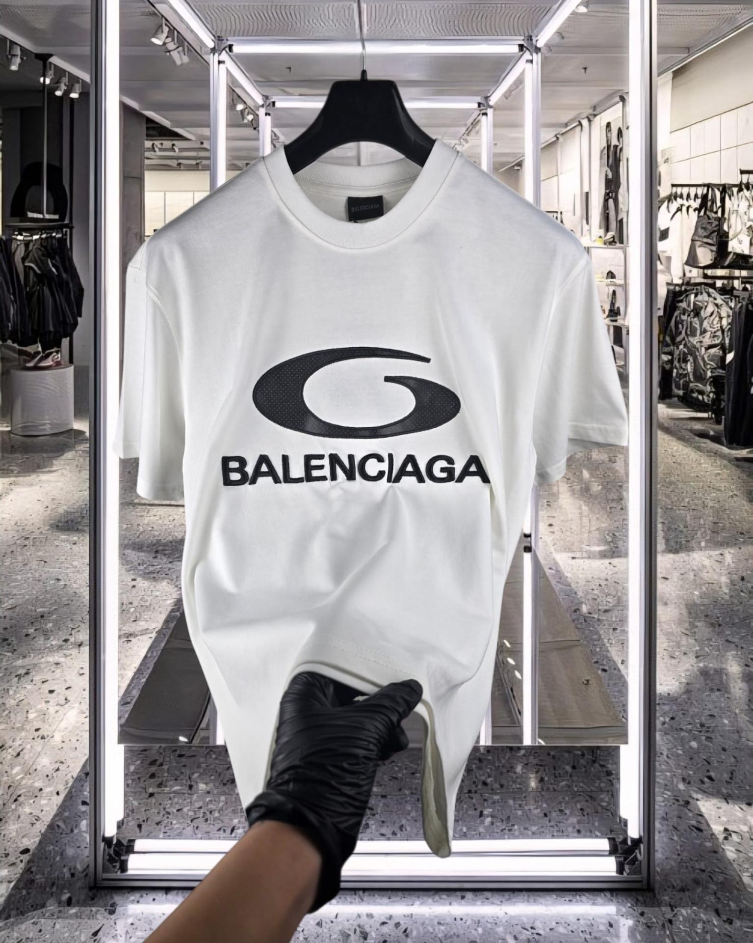 CAMISETA BALENCIAG@