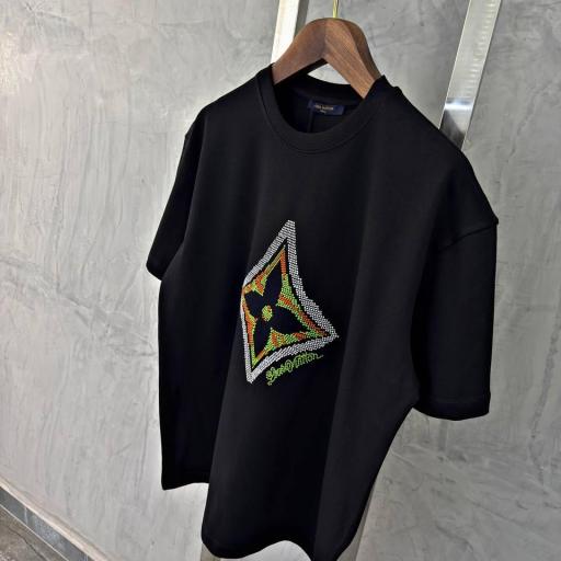 CAMISETA LV (BORDADA)