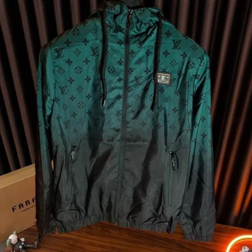 CHAQUETA LV