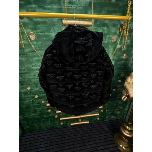 Chaqueta pra*a [1]
