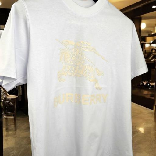 CAMISETA BURBERRY ( OVERSIZE )