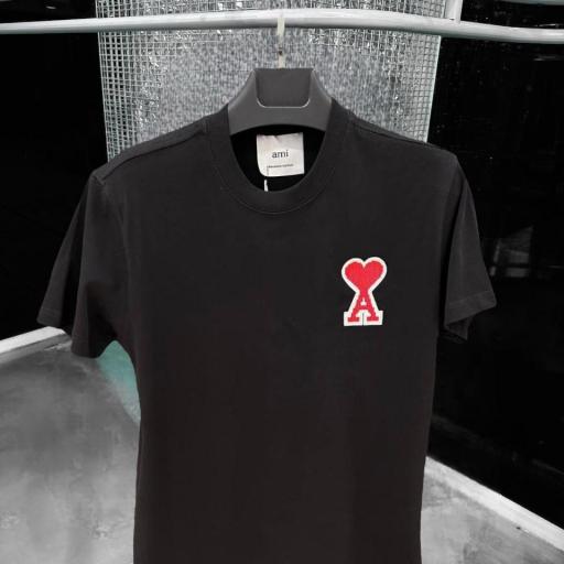 CAMISETA AMI (BORDADA)