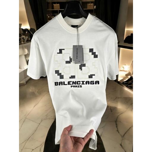 CAMISETA BALENCIAG@