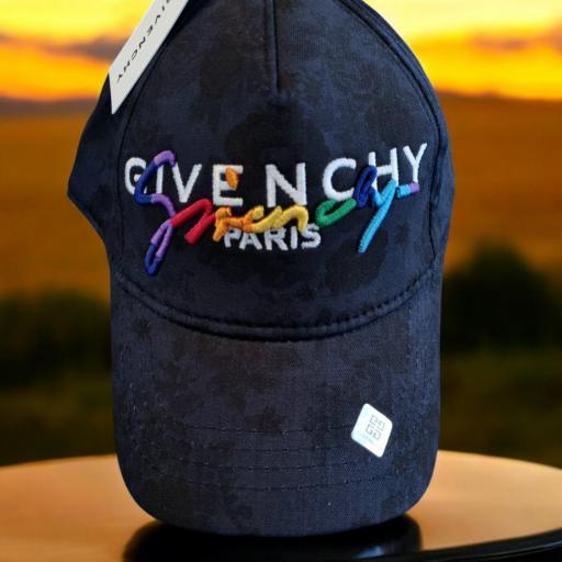 GORRA GIVENCHY